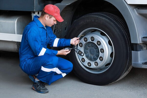 Jaký je správný tlak v pneumatikách u nákladních automobilů?
