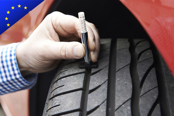 Jaká je minimální povolená výška dezénu pneumatik v zahraničí?