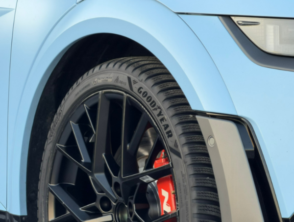 Test celoročních pneumatik 225/40 R18 Auto Bild: Novinka vyzvala prémiovou elitu