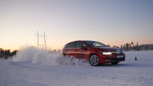 Test zimních pneumatik 225/40 R18 ADAC 2025