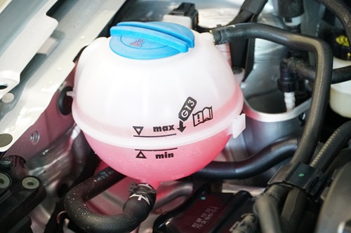 hladina-chladici-kapaliny-(1).jpg hladina-chladici-kapaliny-(1).jpg